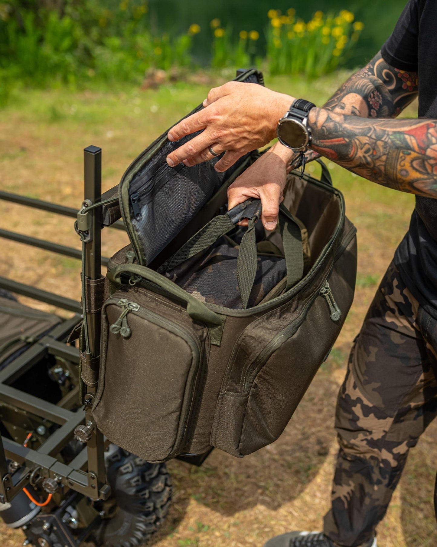 Large Front Barrow Bag Green